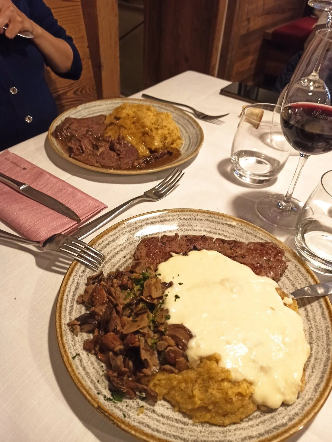 Polenta con finferli e fonduta Polenta con finferli e fonduta